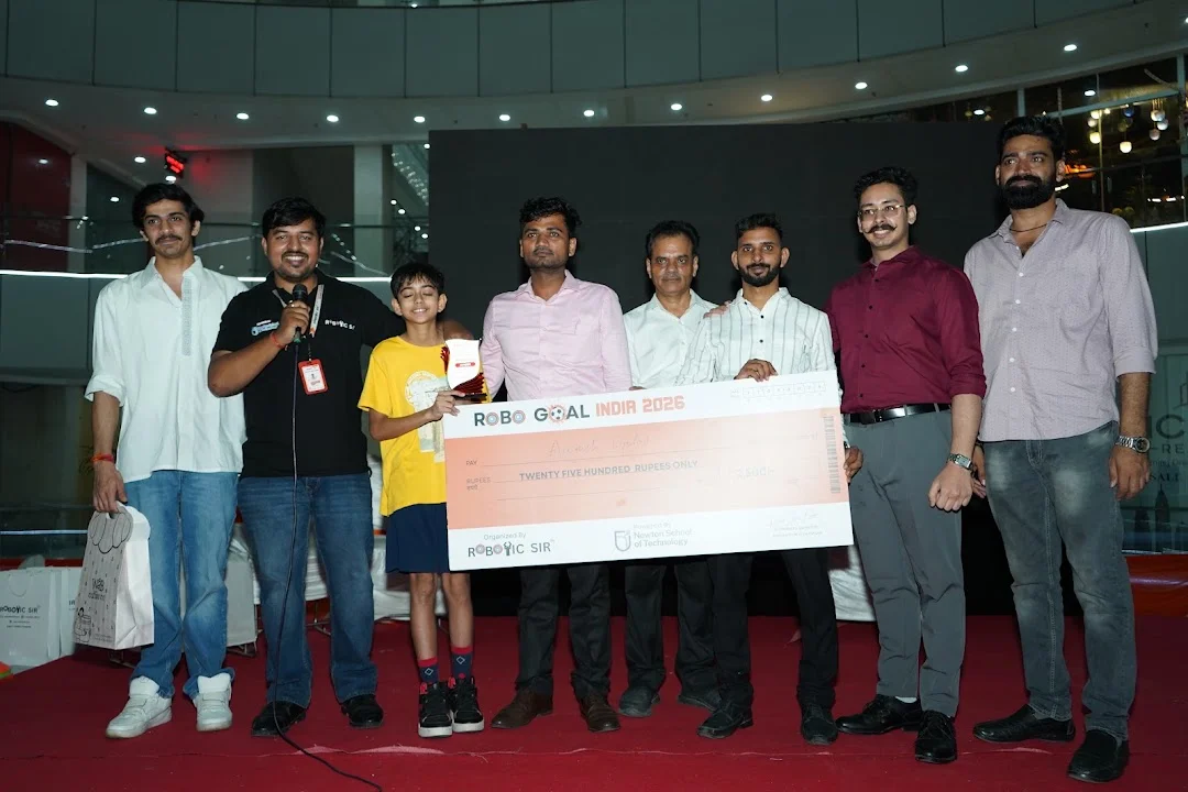Prize cheque presentation during the RGI 2026 awards ceremony
